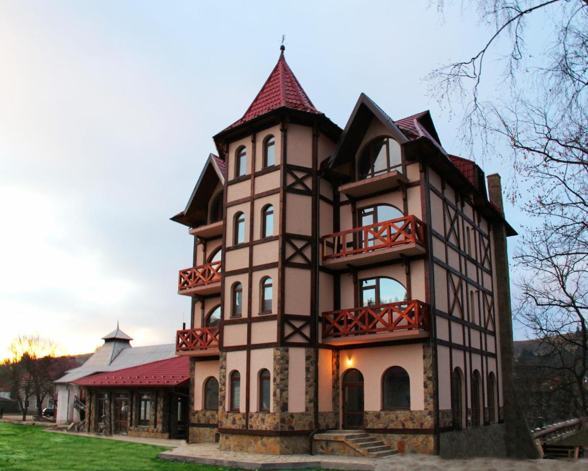 Oksamit Resort - Housity