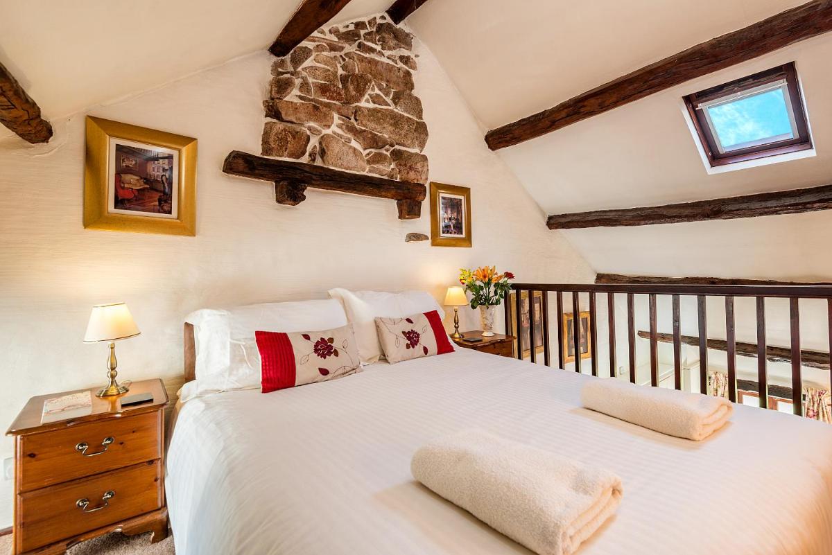 Bridge End Farm Cottages - Housity