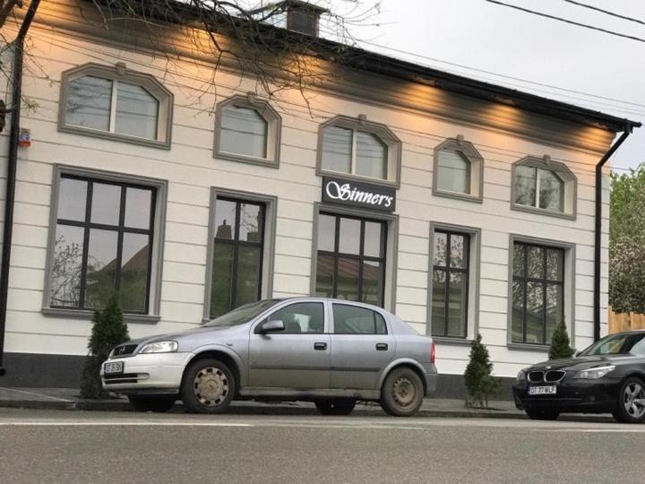 Hotel Sinner's Shelby - Housity