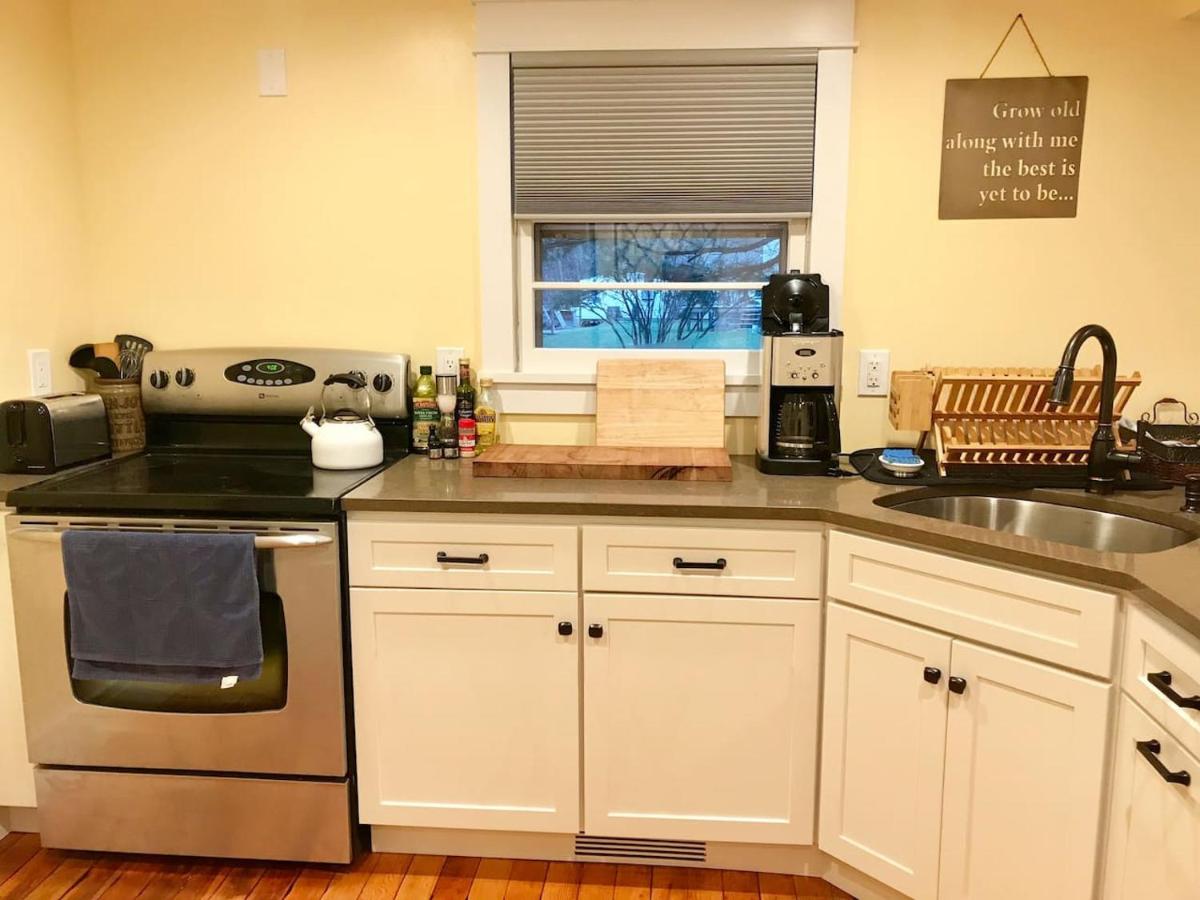 Newly Renovated 3BR Hudson Valley House - Housity