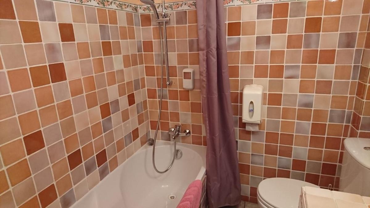 Hotel Les Cavalets - Housity