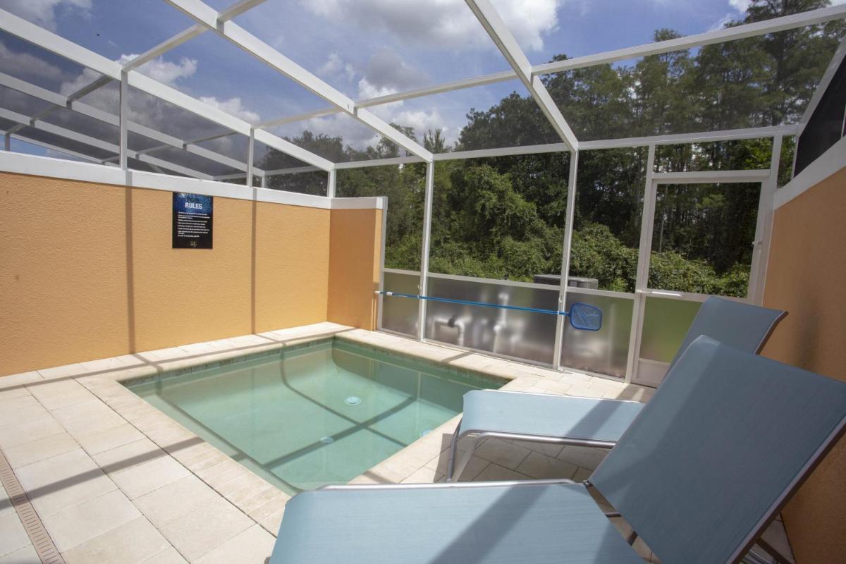 Charming townhouse at Serenity Resort near Disney - Housity