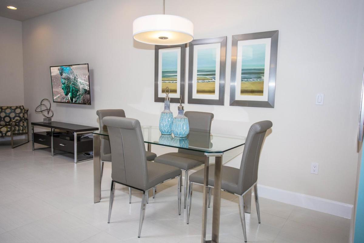Charming townhouse at Serenity Resort near Disney - Housity
