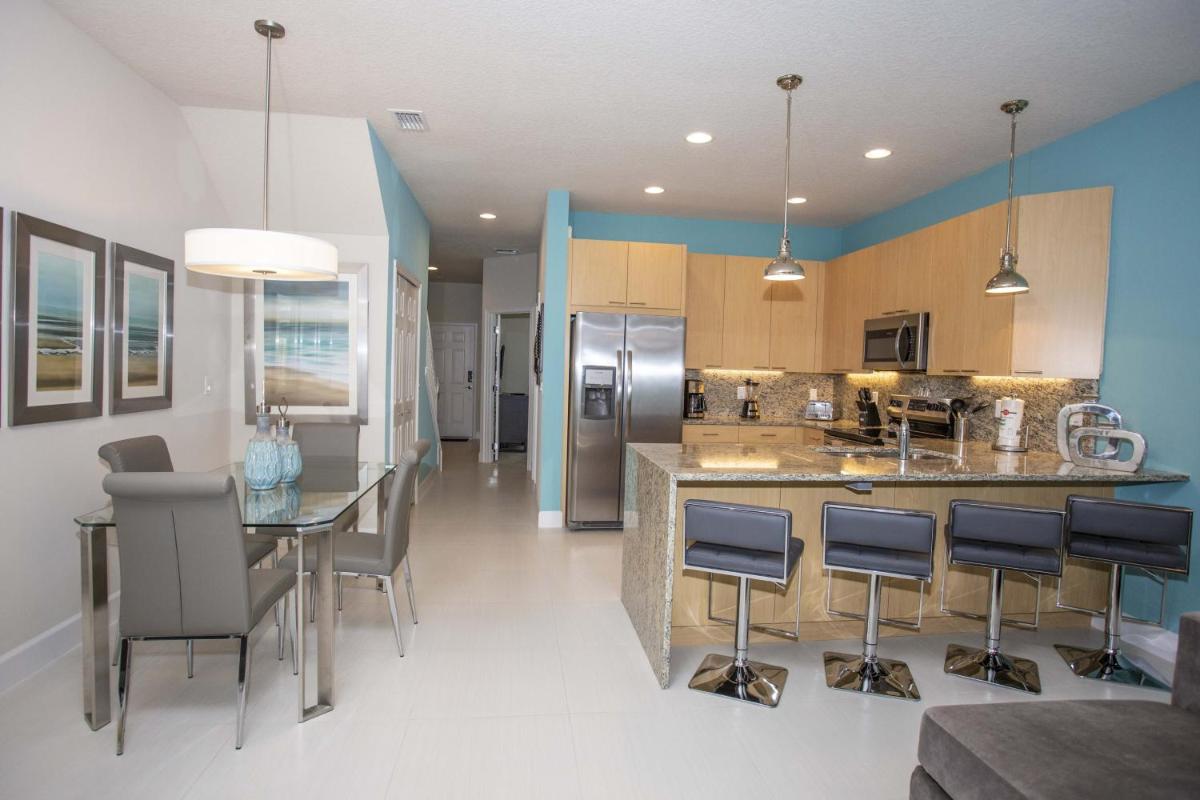 Charming townhouse at Serenity Resort near Disney - Housity