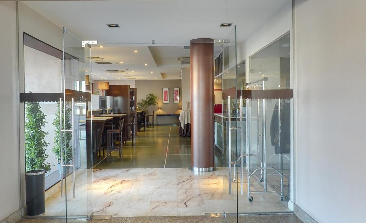 Hotel Moya - Housity