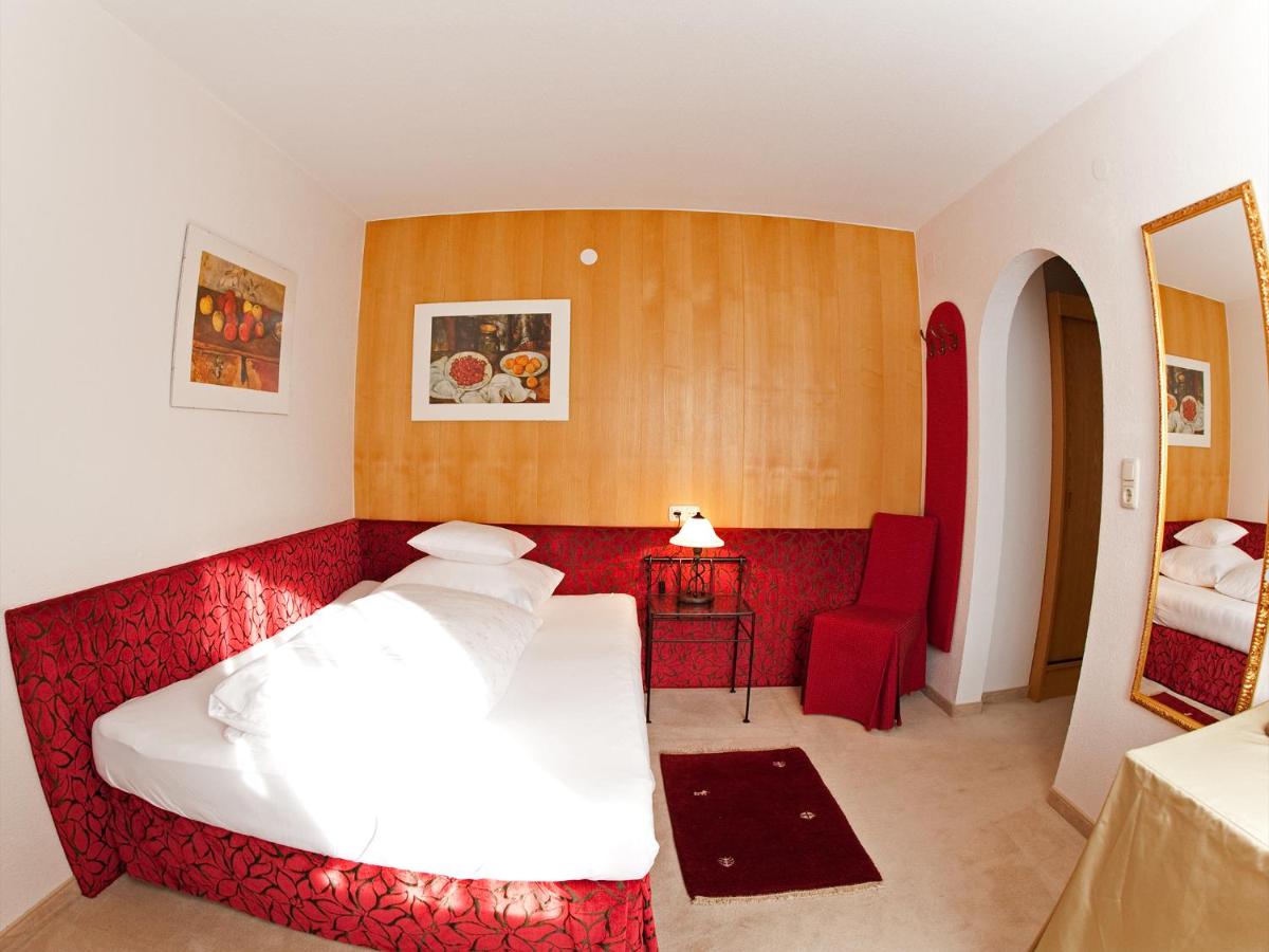 Pension Grissemann - Housity