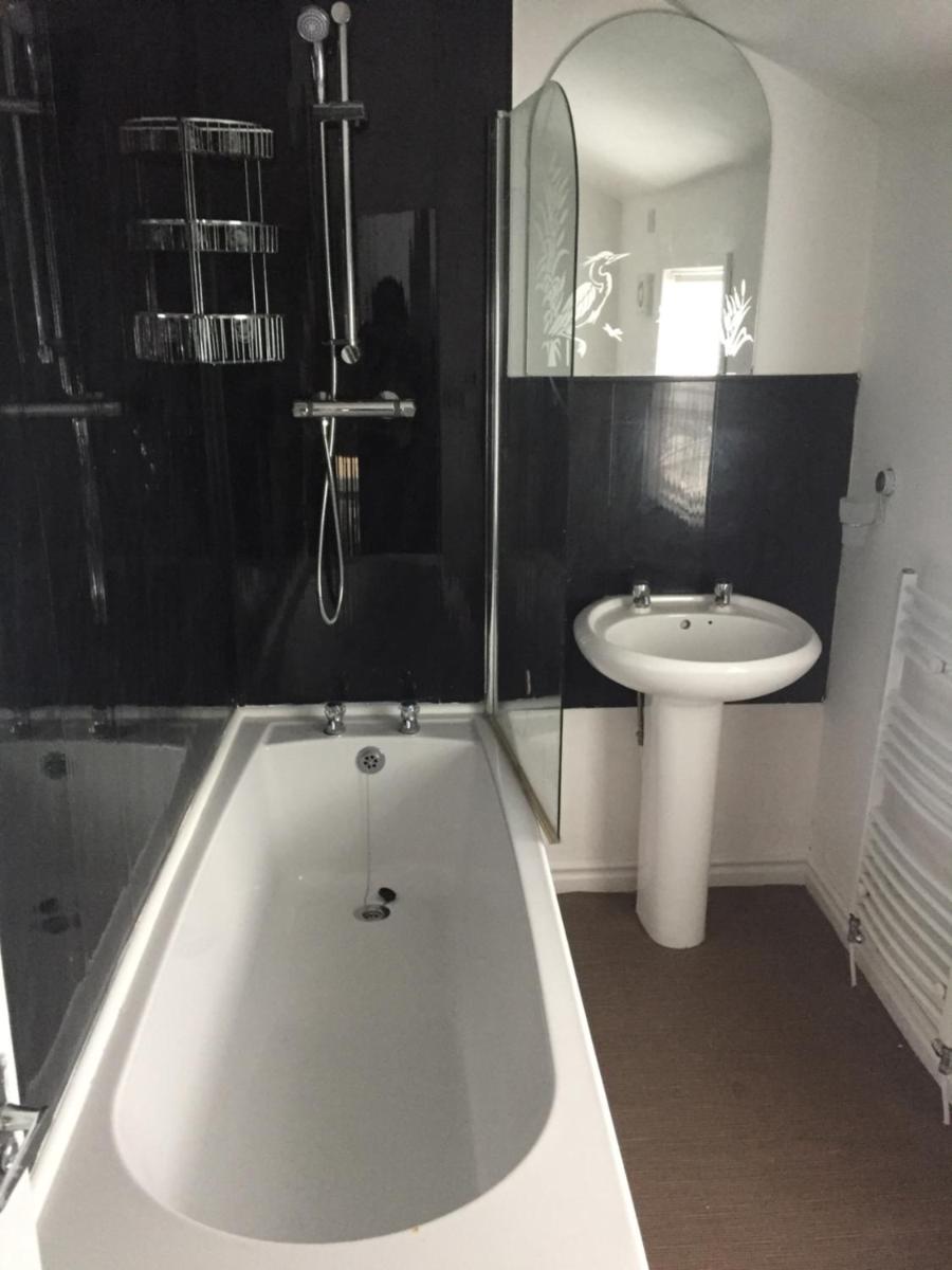 Alphalink Apartment - Housity