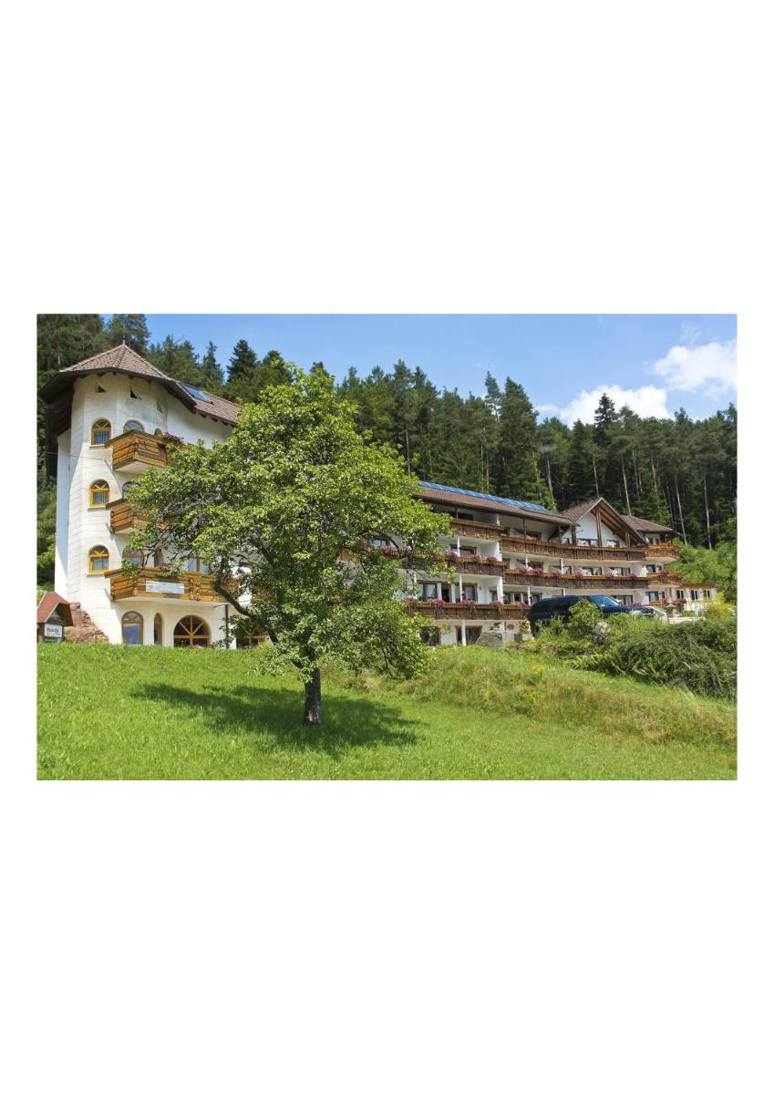 Landhotel Basler Hof - Housity
