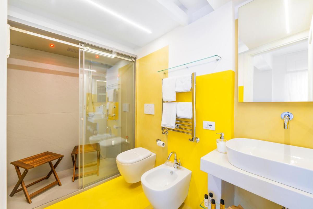 Luiselle Charming Accommodation Sorrento City Center - Housity
