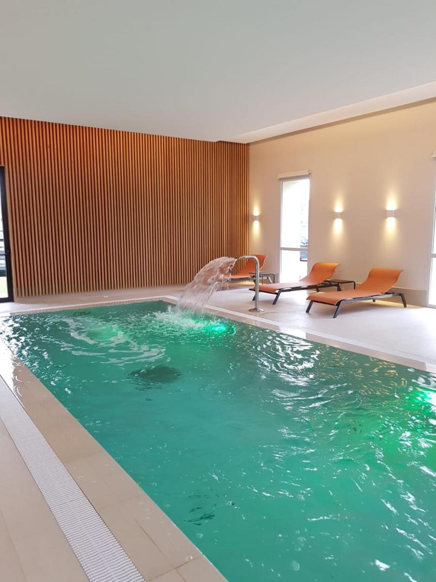 Piscine de l'établissement Château Saint-Jean, Relais & Châteaux ou située à proximité