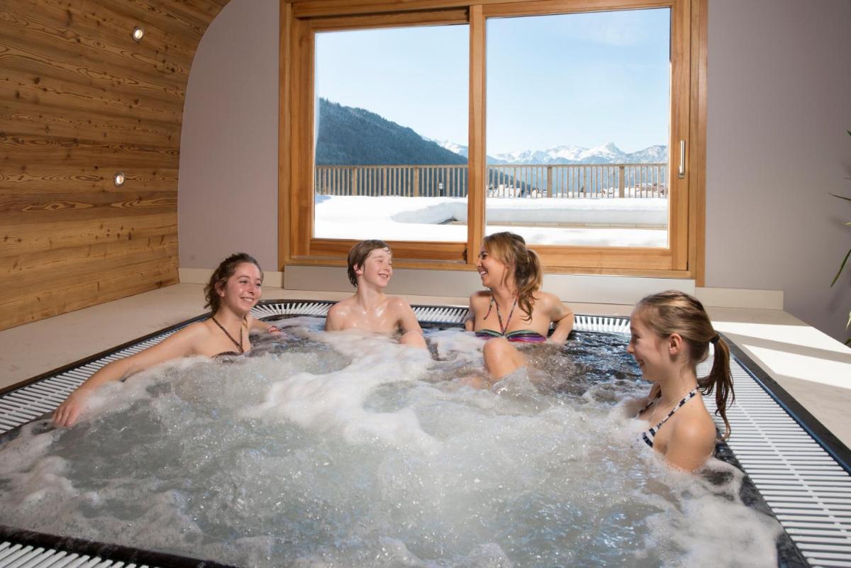 Clients de l'établissement Logis Hotel & Spa Beau-Site