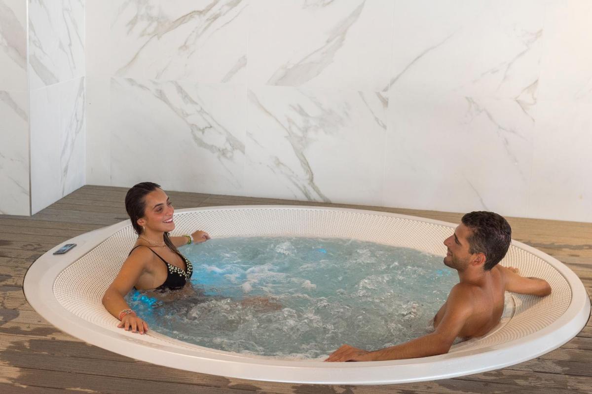 Clients de l'établissement Mercure Hotel & Spa Bastia Biguglia
