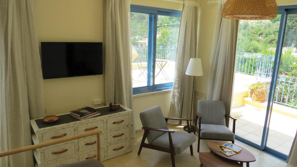 ARTSEA Studio Apartment with sea view - Housity