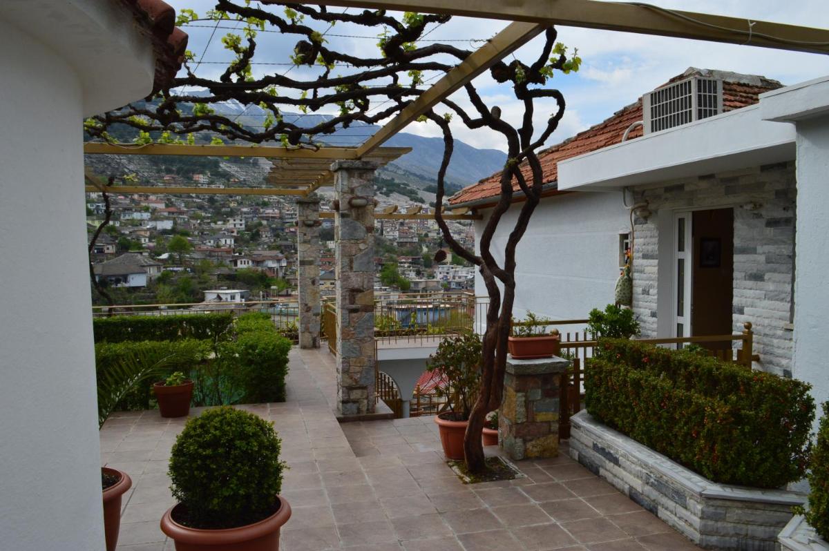 VILA SS KEKEZI - Housity