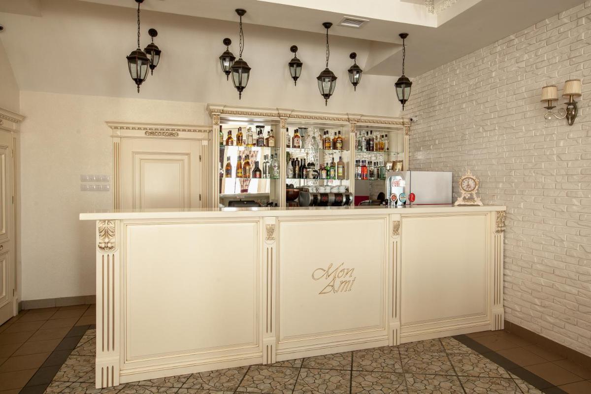 Suitetrails - Mon Ami Hotel