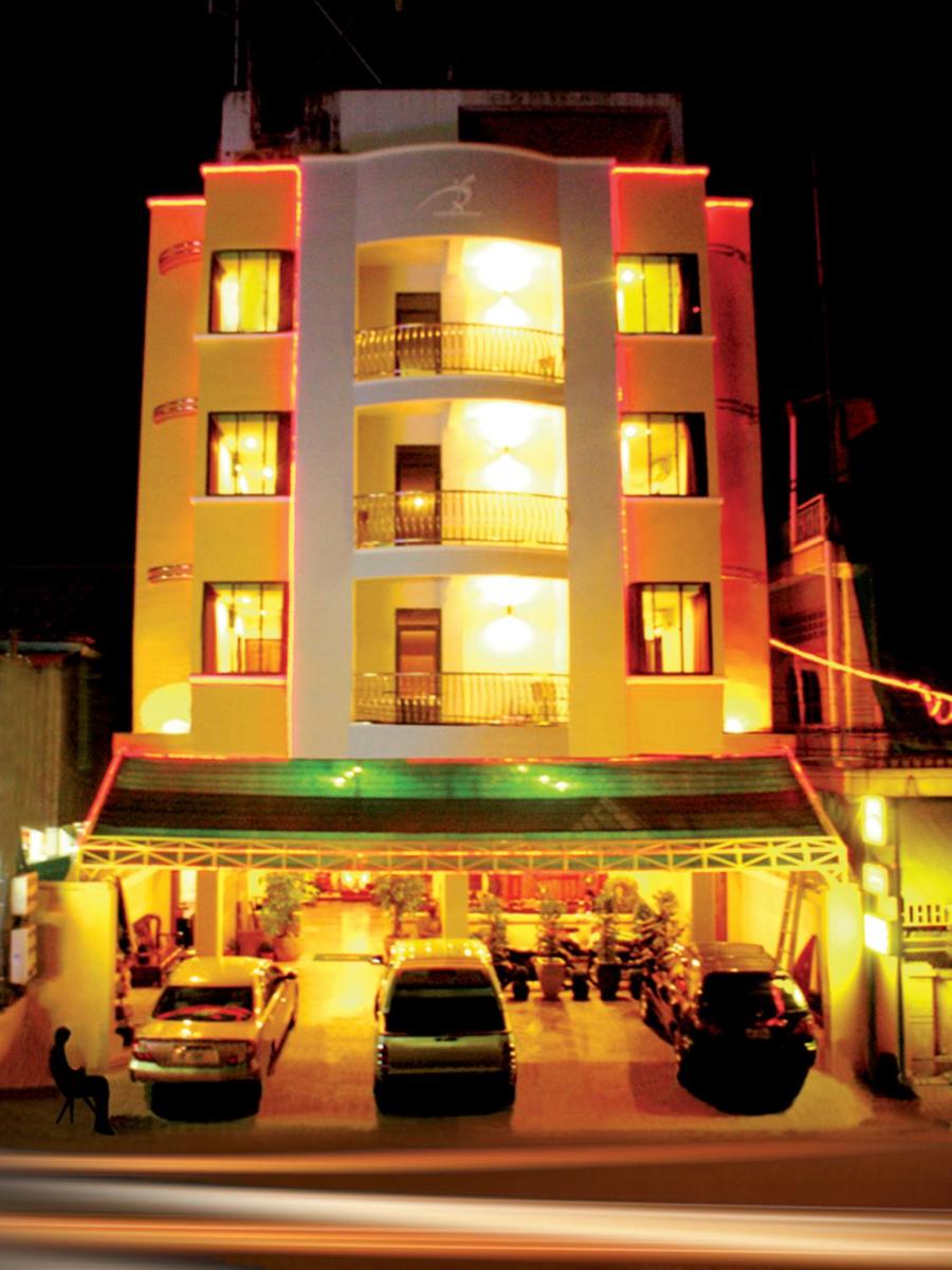 Star Wood Inn - Housity