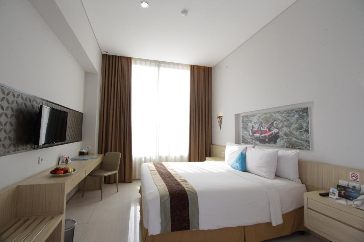 Megaland Hotel Solo - Housity