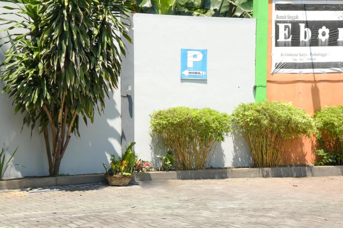 RedDoorz Syariah near Balai Kota Probolinggo 2 - Housity