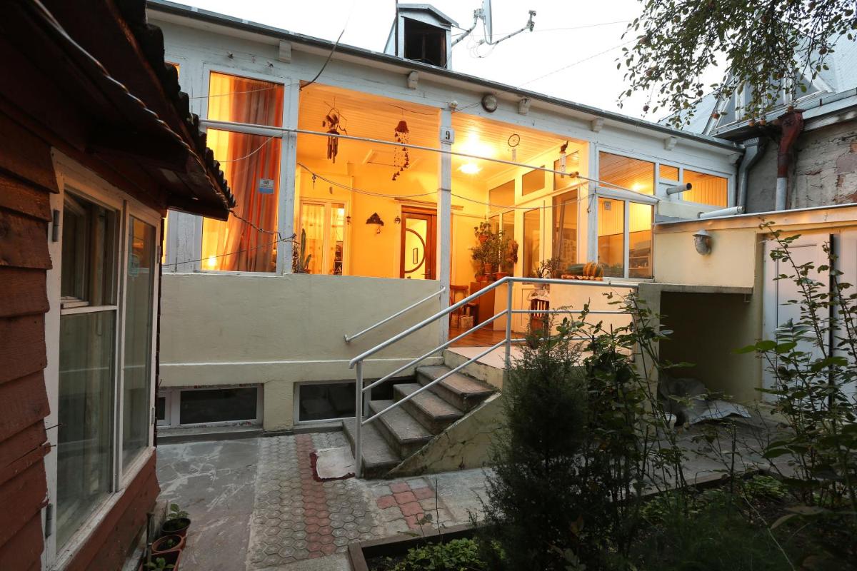 Suitetrails - Ruzanna's Bed & Breakfast