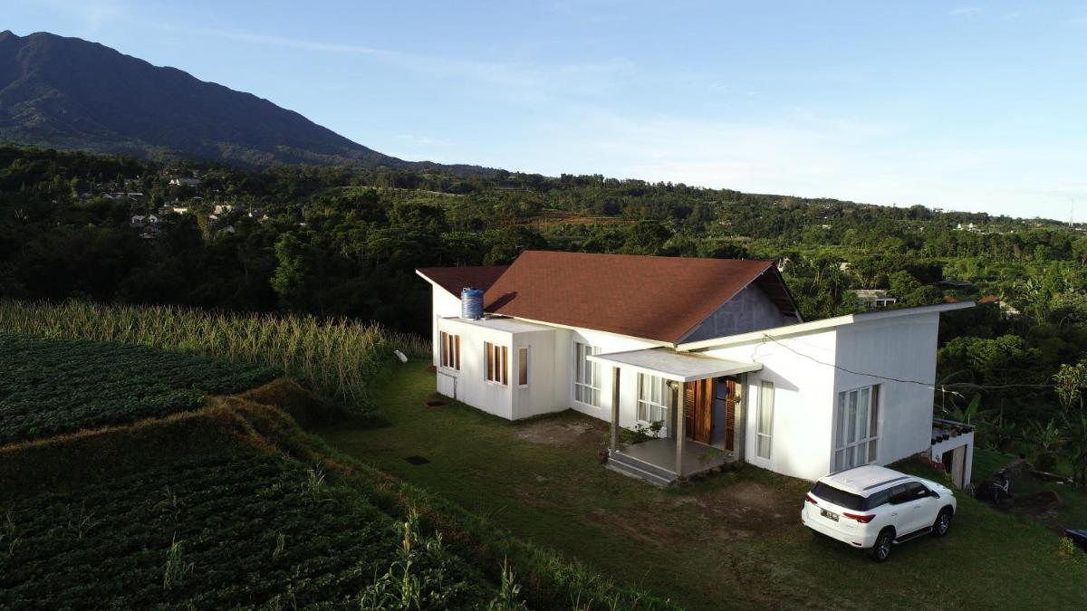 Suitetrails - VILLA AKIRA, Mountain View Getaway