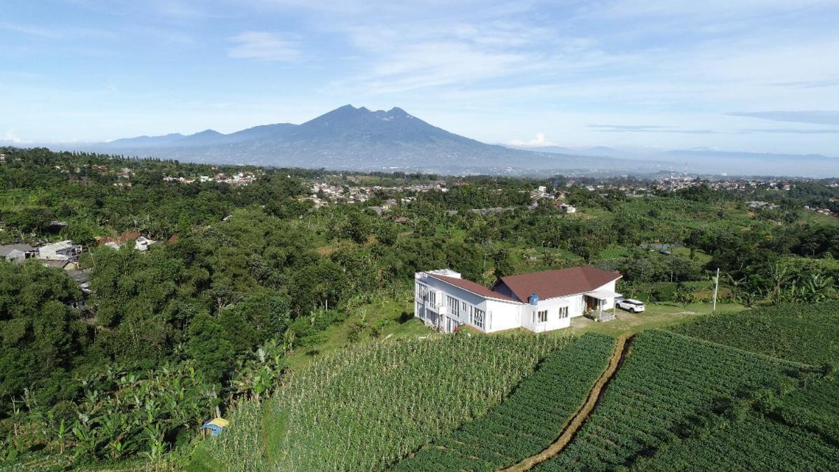 Suitetrails - VILLA AKIRA, Mountain View Getaway