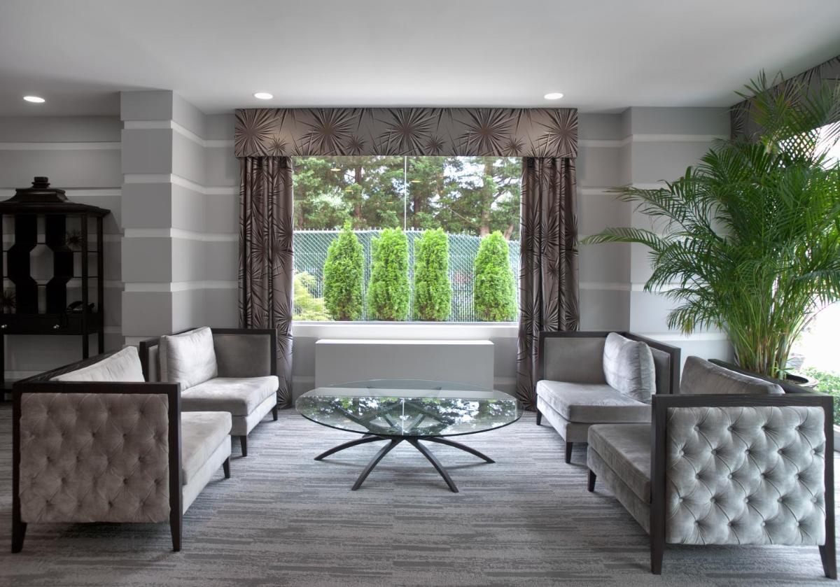 State Plaza Hotel - Housity