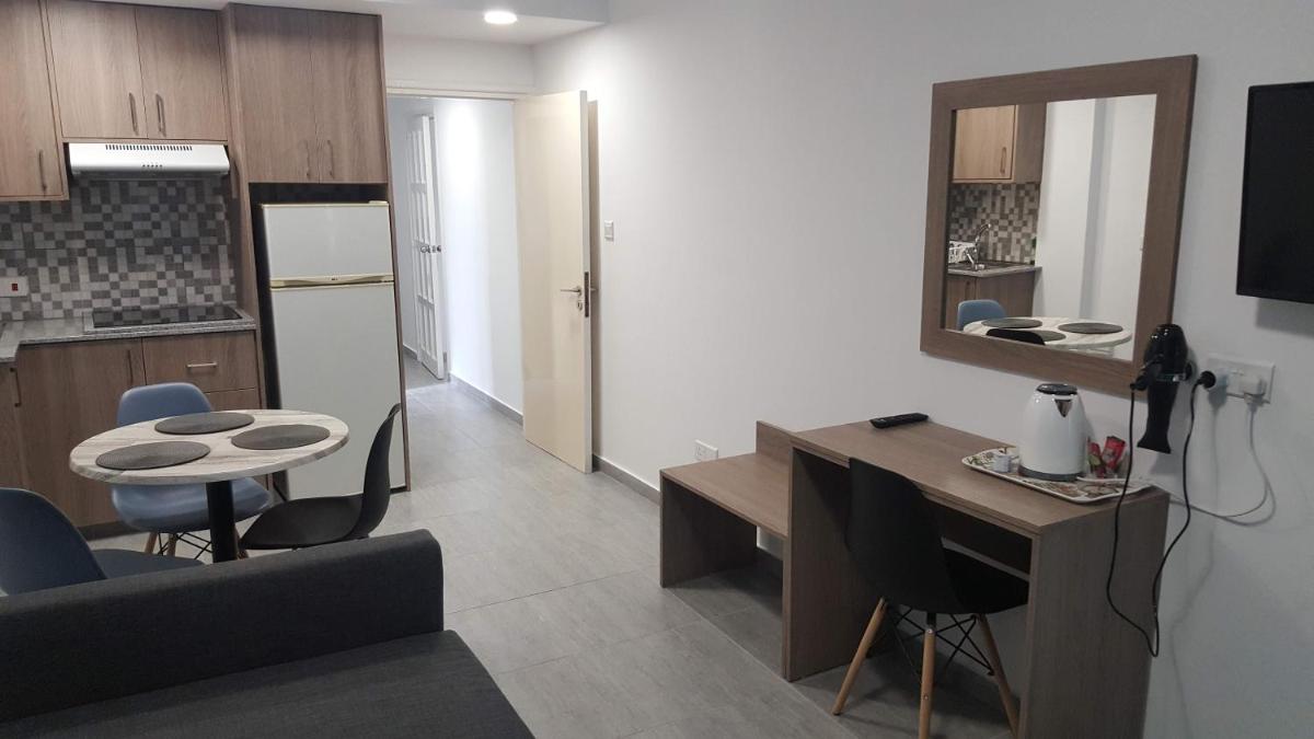 Manoli Apartments - Housity