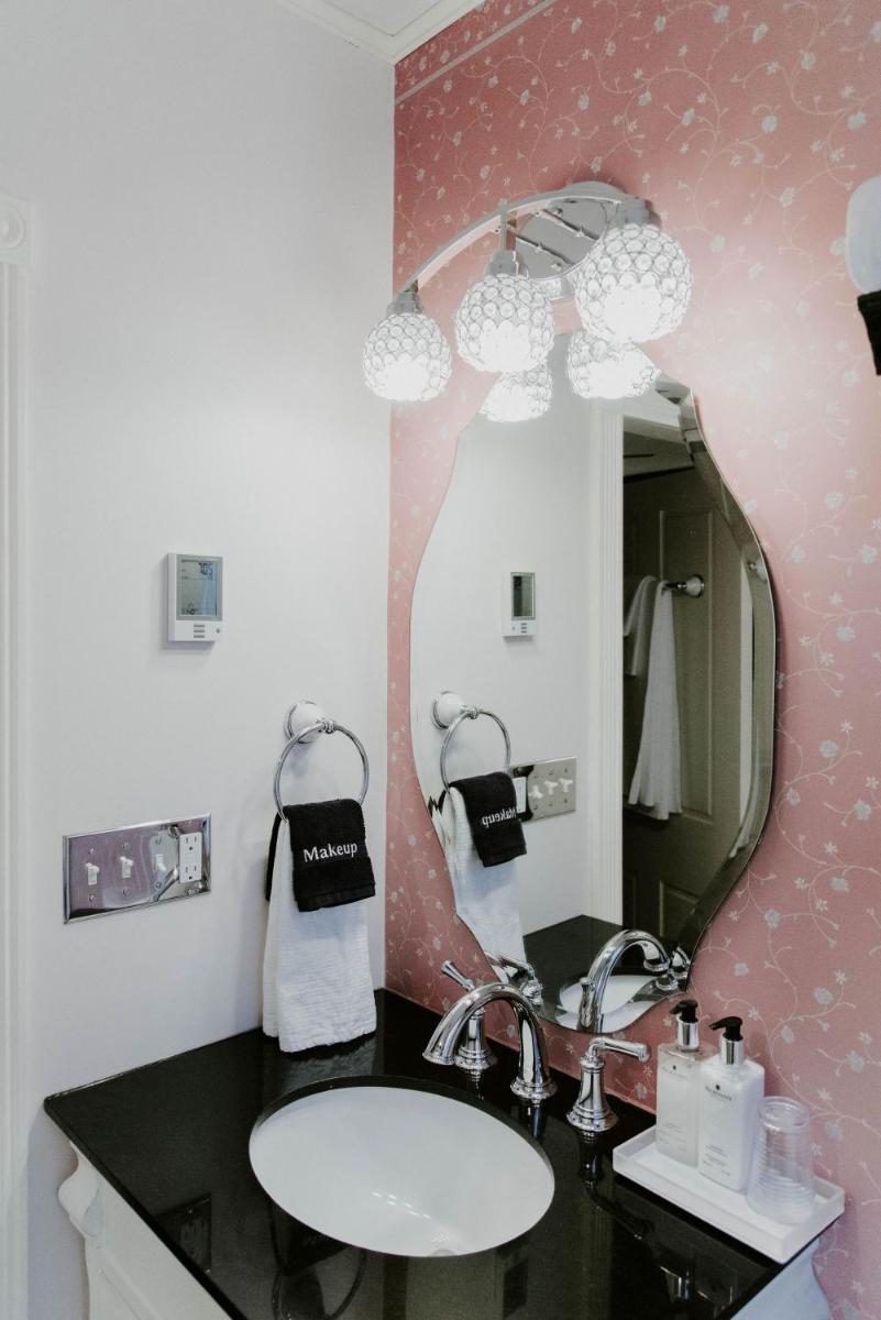 Georges on York Boutique Inn - Housity