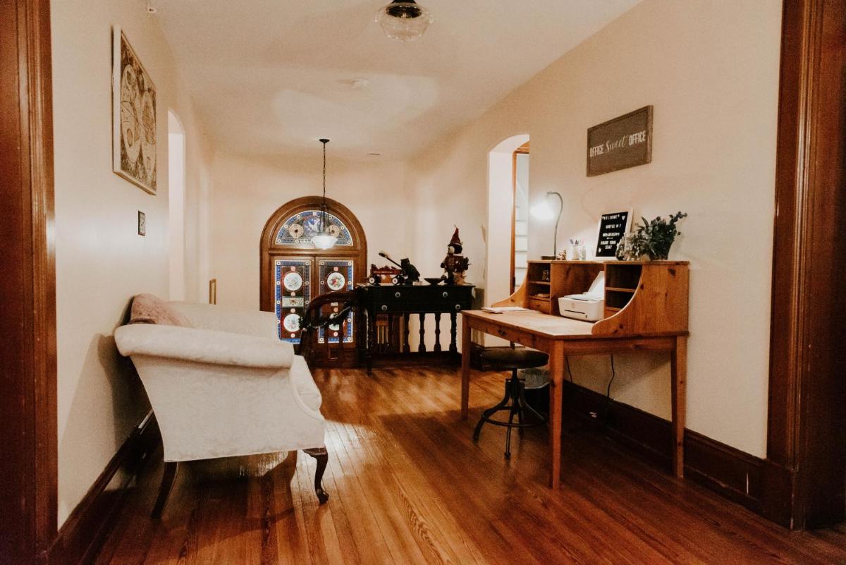 Georges on York Boutique Inn - Housity