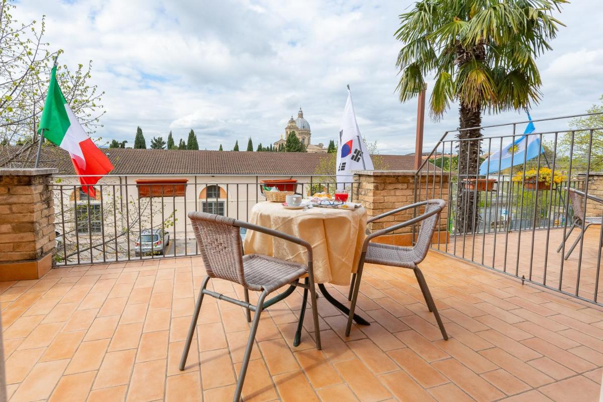 Hotel Moderno - Housity
