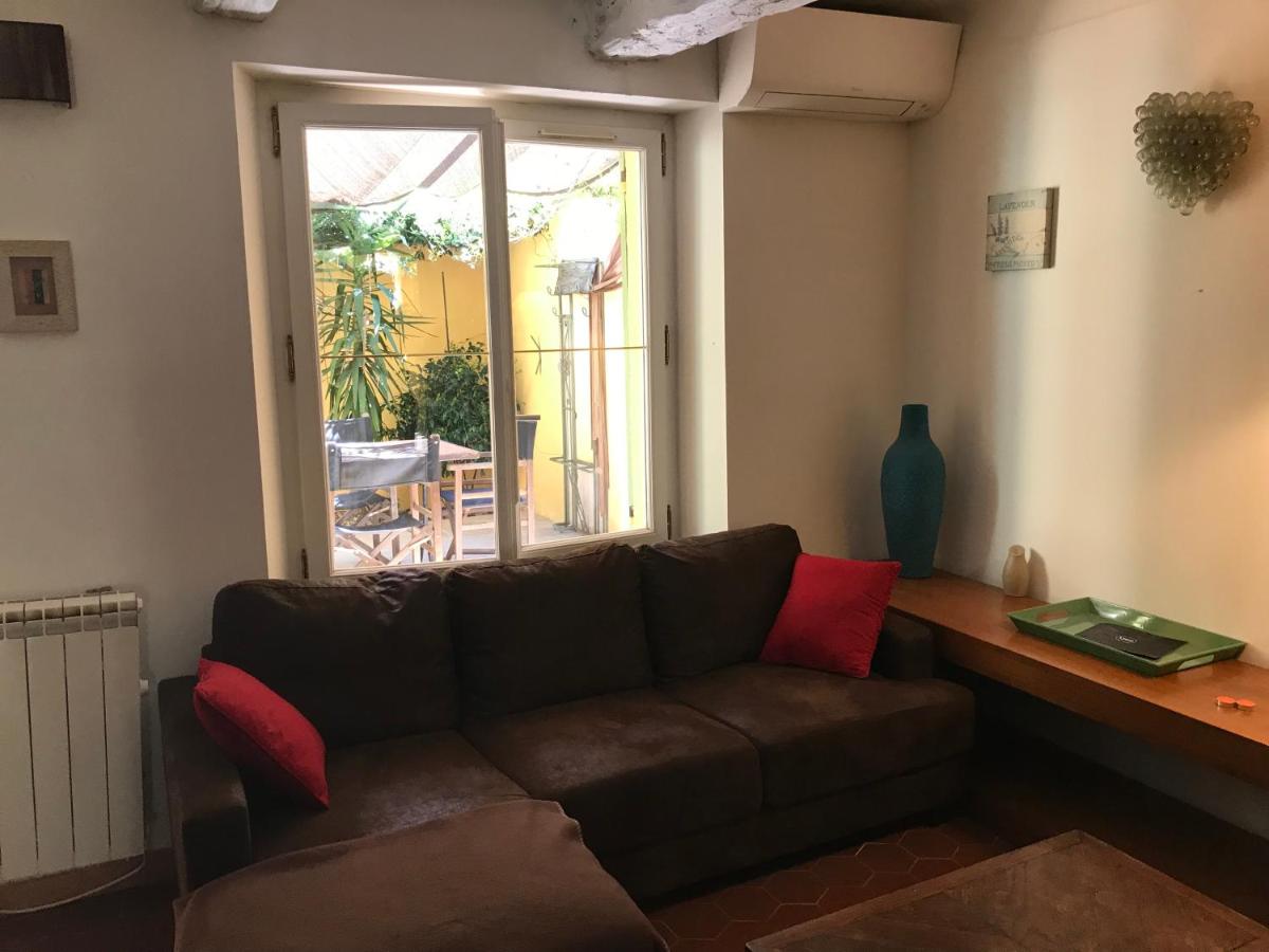 Appartement Place des lices Saint Tropez - Housity