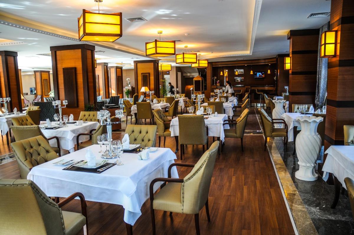 Paradise Island Hotel - Housity