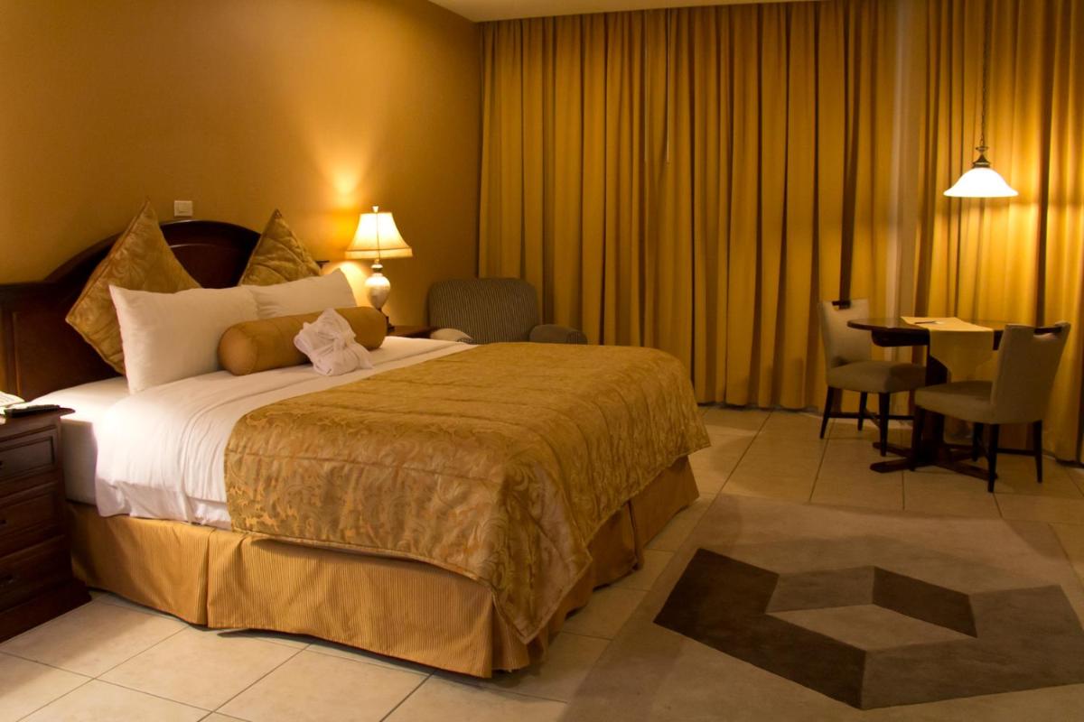 Hotel Monteolivos - Housity
