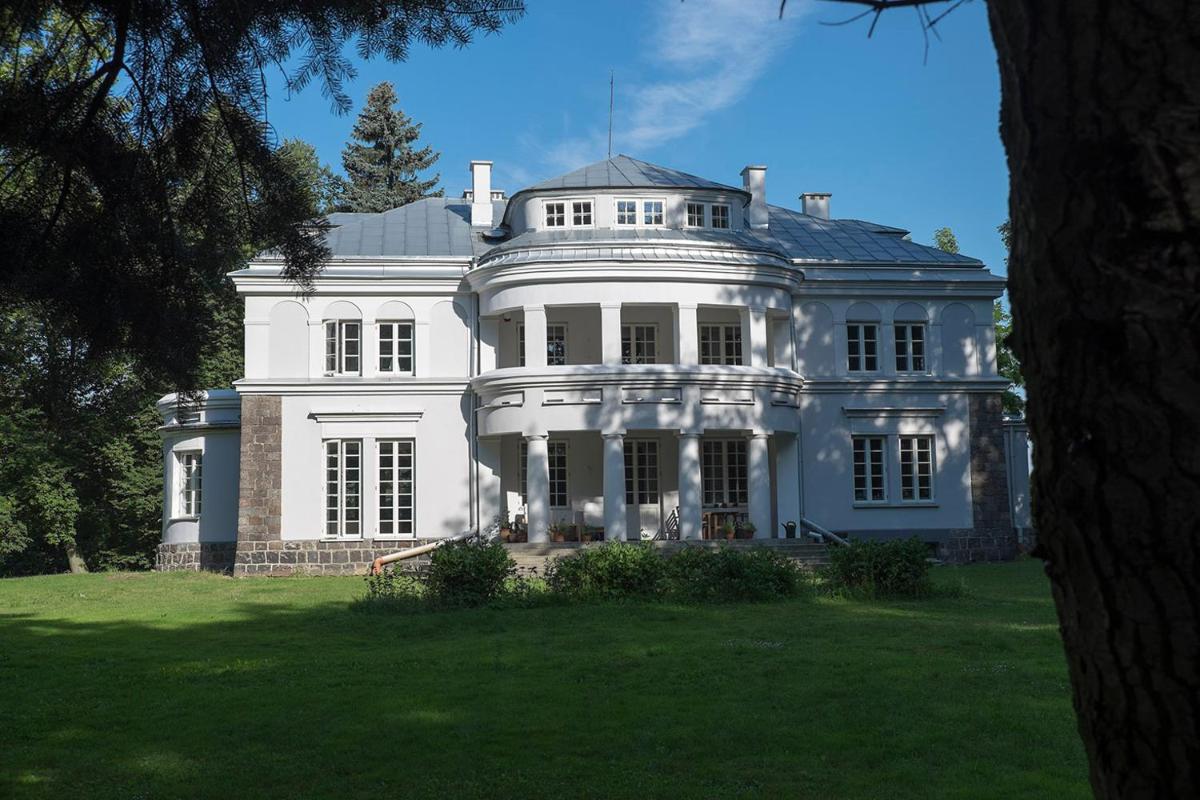 Pałac Krzykosy - Housity