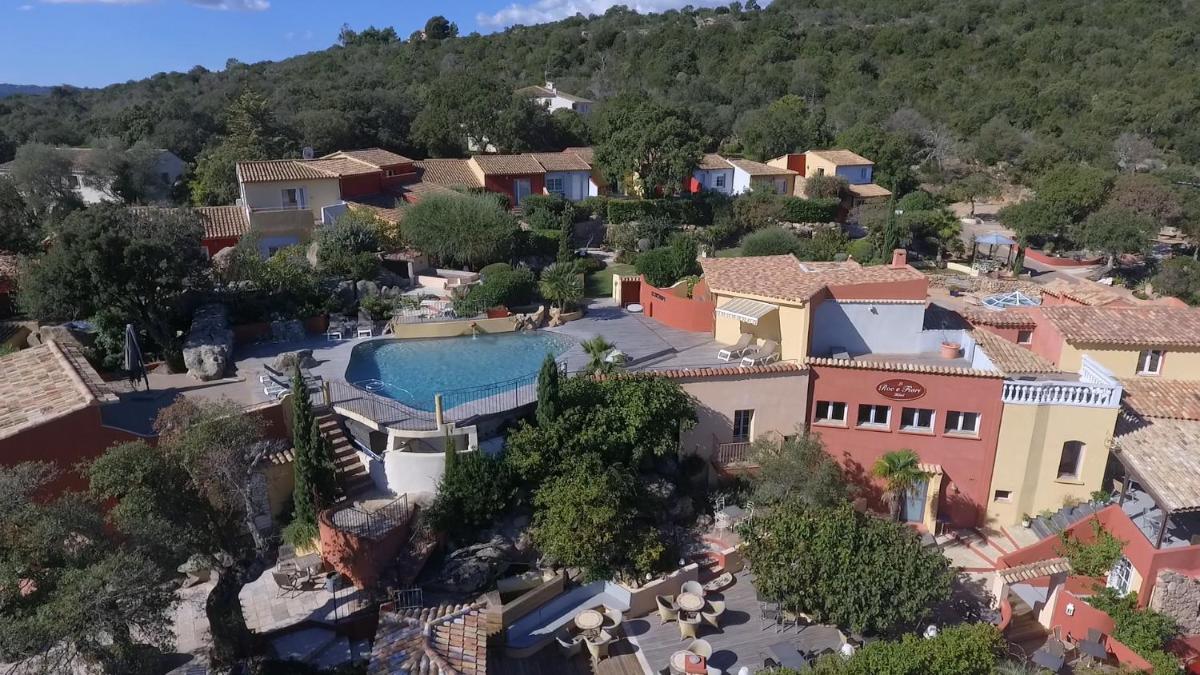 Piscine de l'établissement Le Roc E Fiori Hotel - Teritoria ou située à proximité