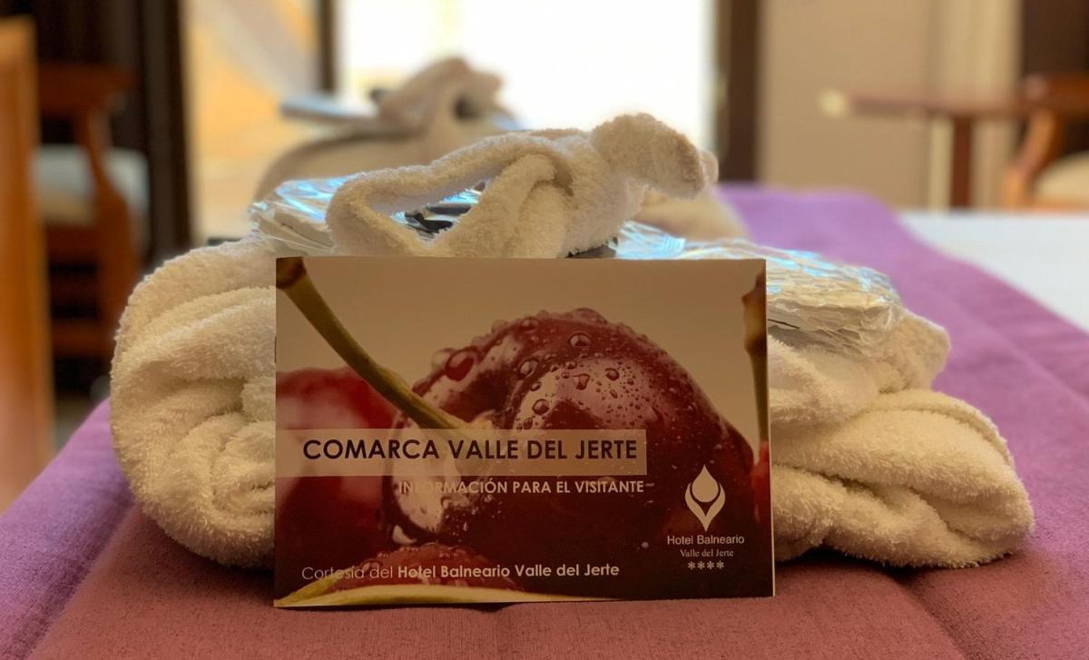 Cama o camas de una habitación en Hotel Balneario Valle del Jerte