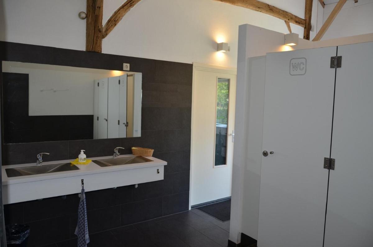 B&B Pipowagen "de Luxe" op Wellness Camping en B&B - Housity