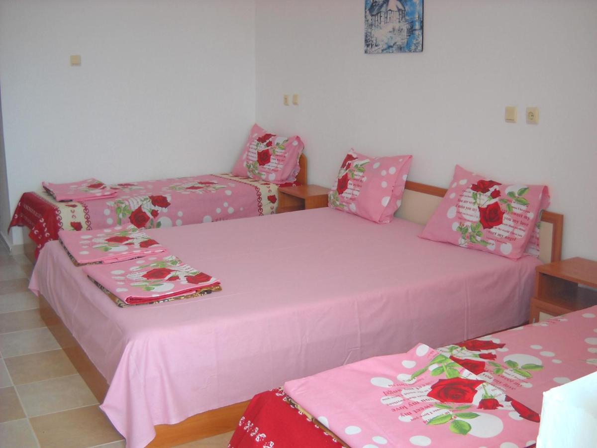 Sani Family Hotel - Housity