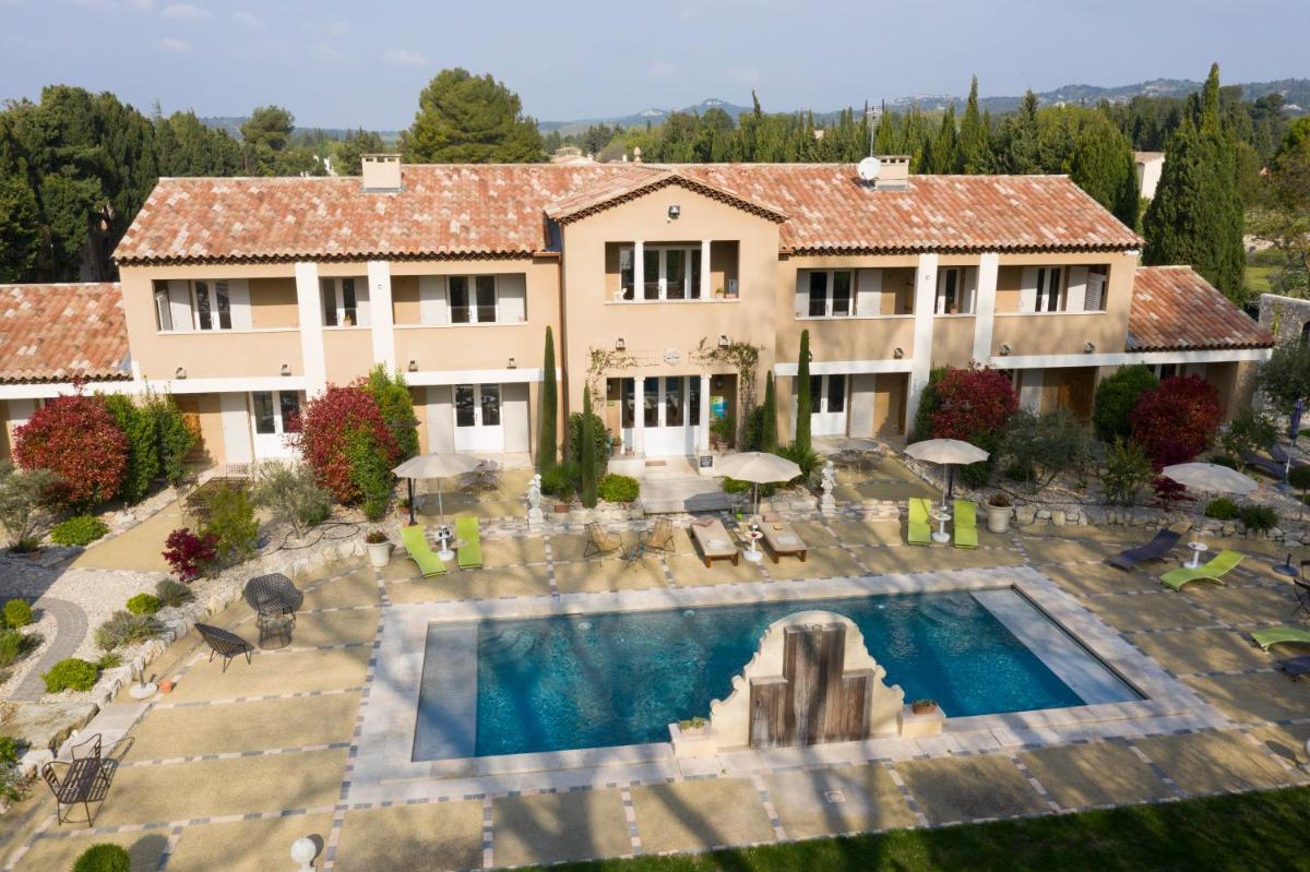 La Bastide des Cyprès - Housity
