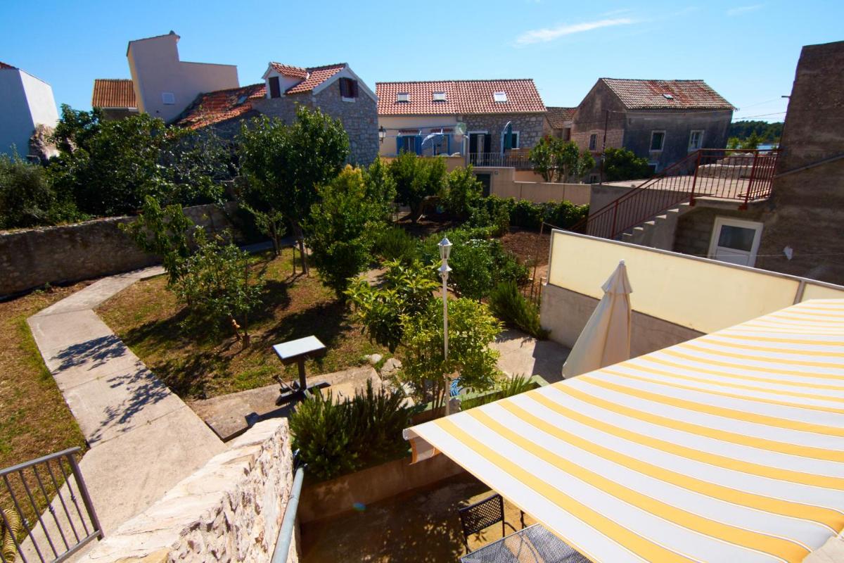 Dalmatian Stone House - Housity