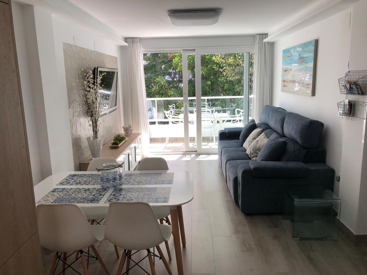 Vistamar Beach Luxury - 1ª Línea De Playa En Torre del Mar, Piscina y Aparcamiento - Housity