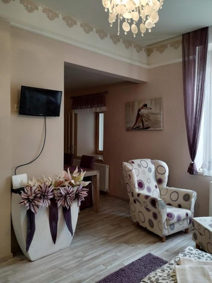 Király Apartman - Housity