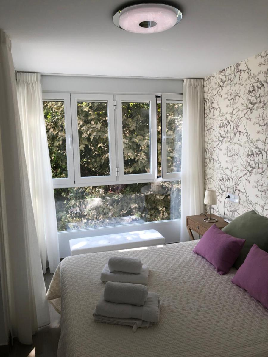 Vistamar Beach Luxury - 1ª Línea De Playa En Torre del Mar, Piscina y Aparcamiento - Housity
