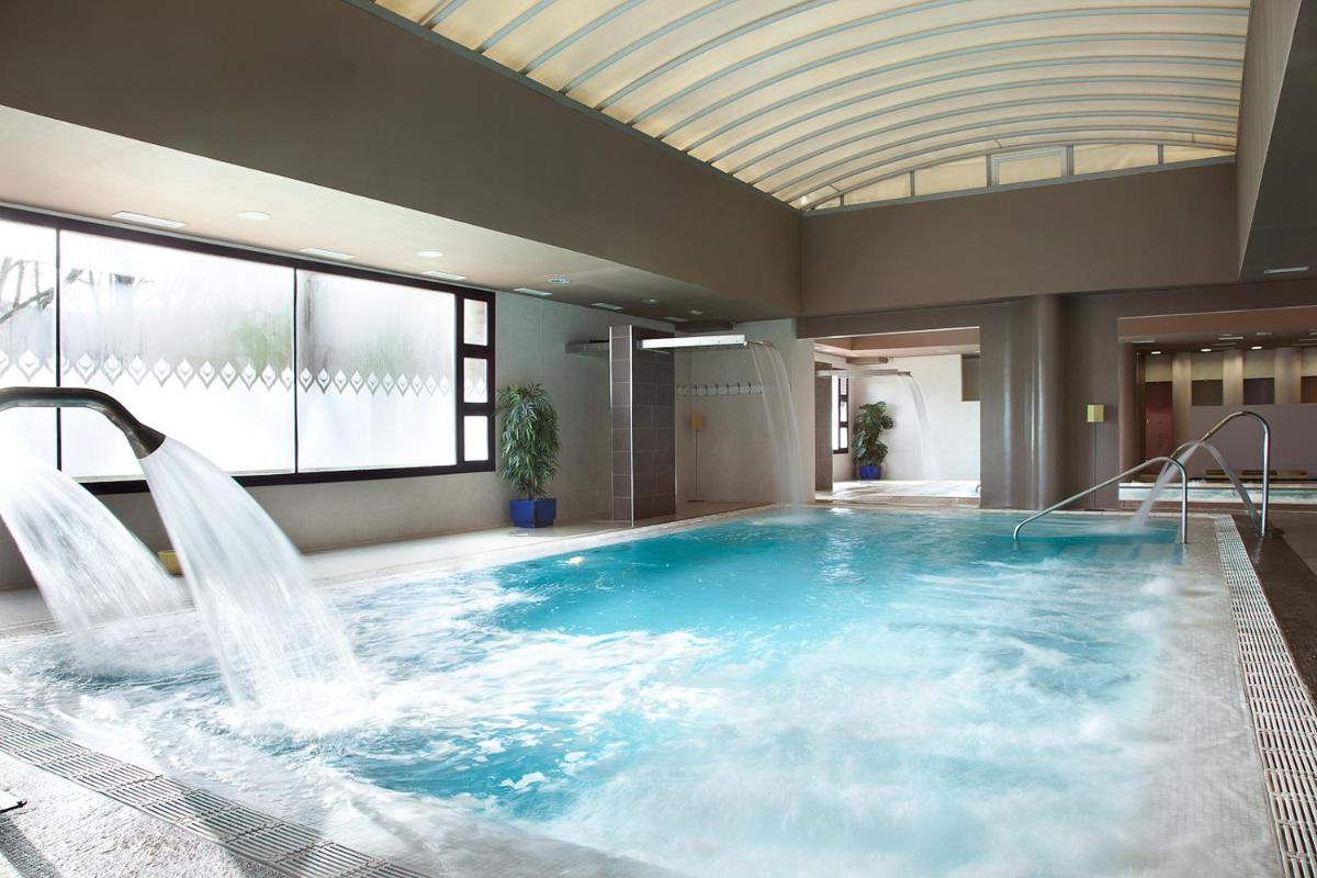 Piscina en o cerca de Hotel Balneario Valle del Jerte