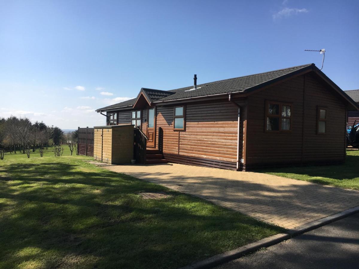 Millie,s View 18 hole free Golf - Housity