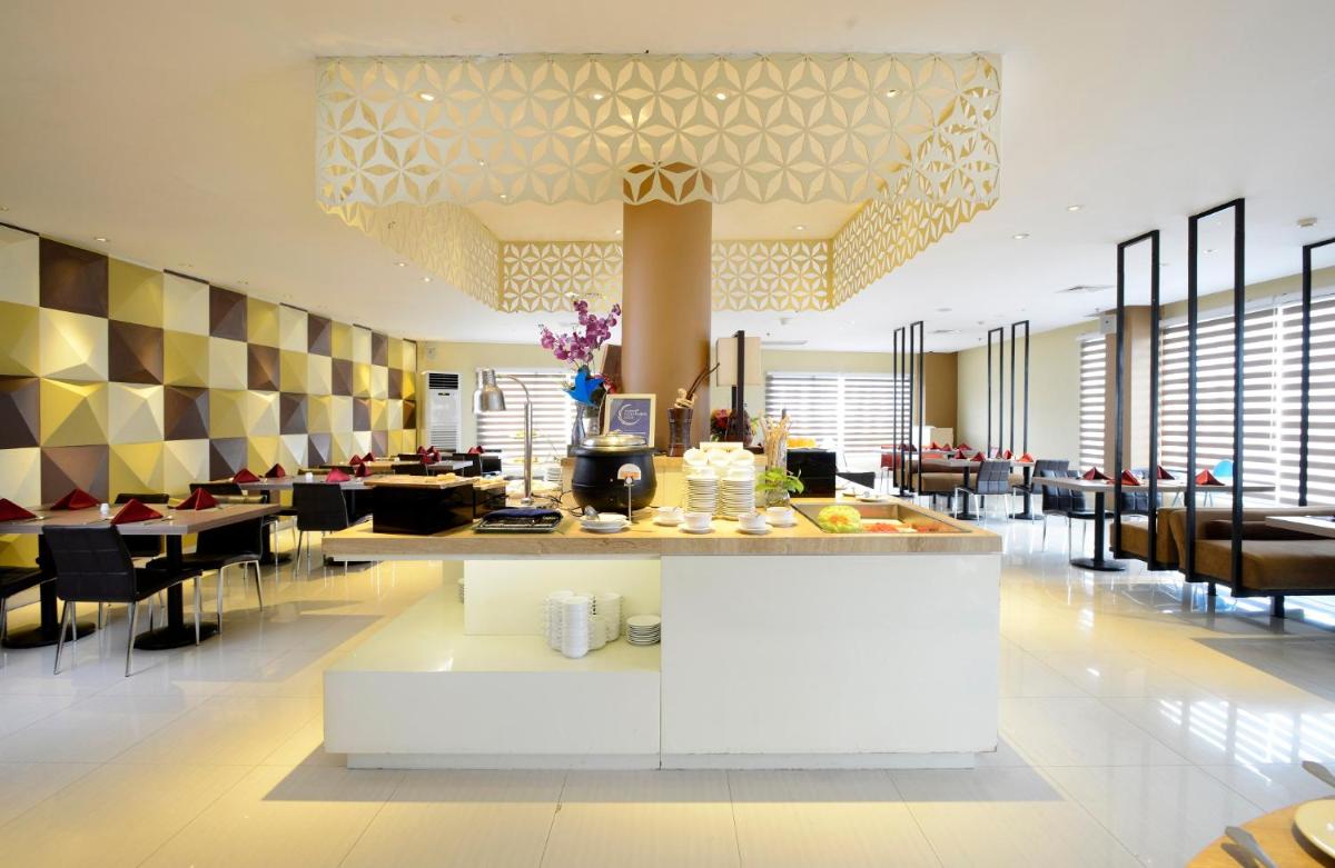 CROWN PRINCE Hotel Surabaya Managed by Midtown Indonesia - Housity