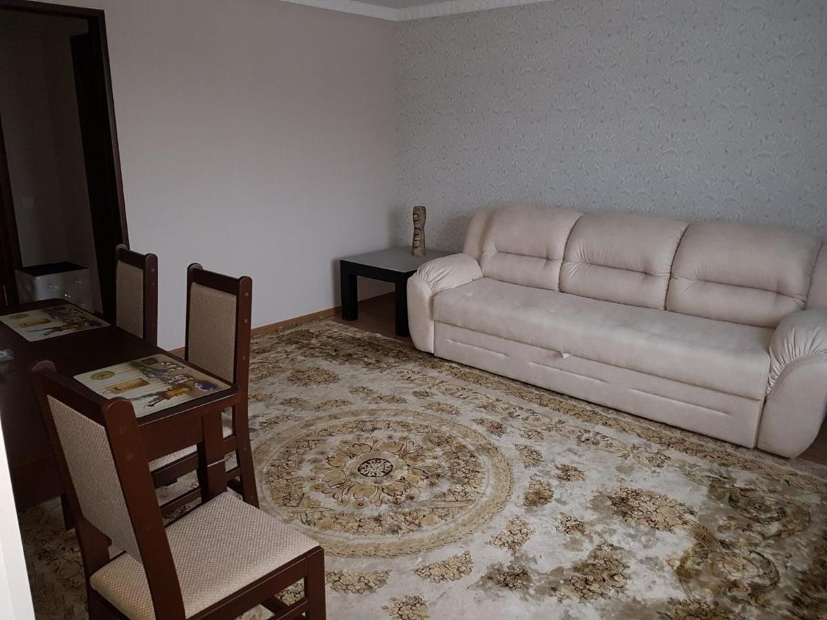готель Біля фонтану - Housity