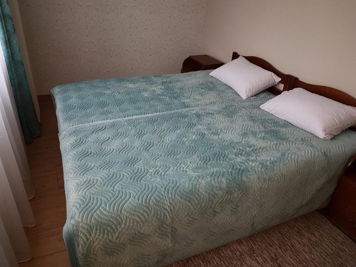 готель Біля фонтану - Housity