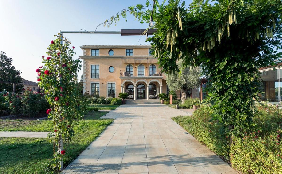 Jardín al aire libre en Casa Anamaria Hotel