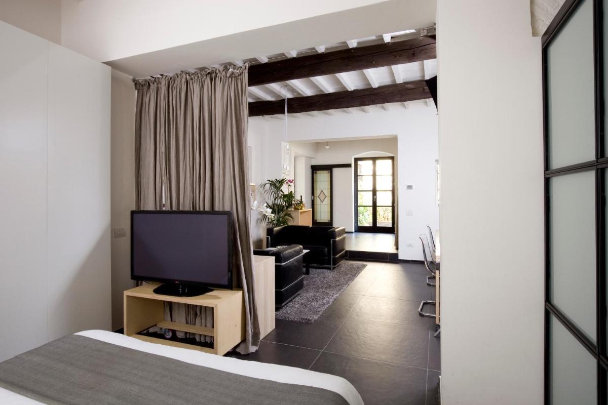 Suitetrails - LOFT Silent Terrace 8 Minutes Duomo